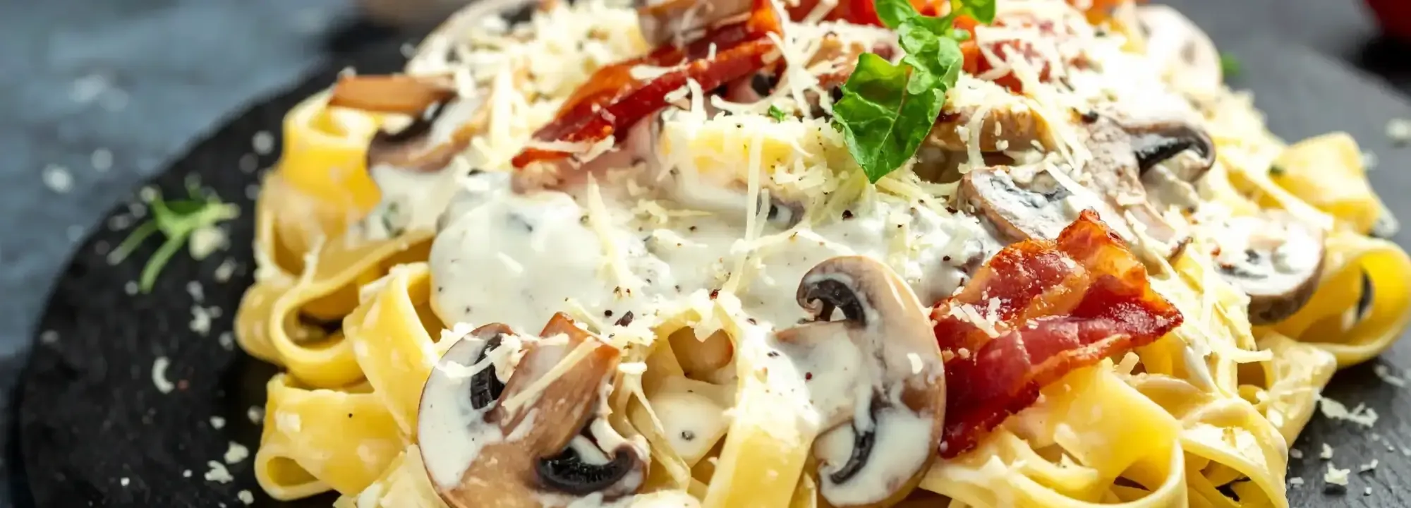 Bacon & mushroom pesto pasta